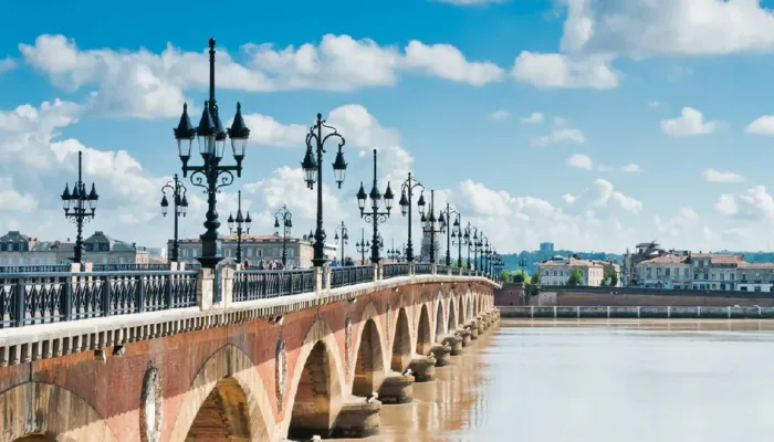 Se déplacer en transports en commun en Nouvelle-Aquitaine : facile ou galère ?