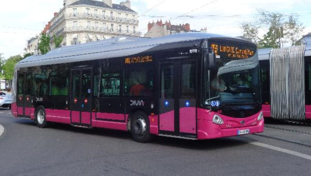 Se déplacer en transports en commun sur le réseau Divia : facile ou galère ?